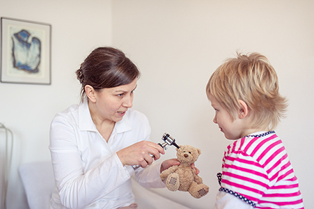 Kinder in der Praxis Dr. Freund: entspannt und neugierig statt verängstigt!