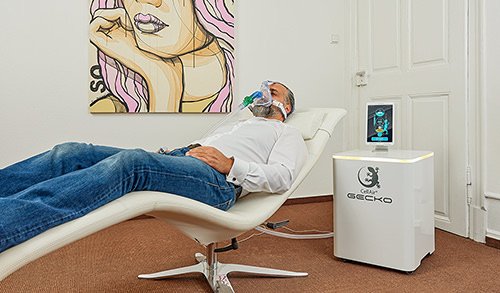 Höhentraining: IHHT-Sauerstoff-Therapie in der Praxis von Dr. med. Sybille Freund in Nierstein bei Mainz