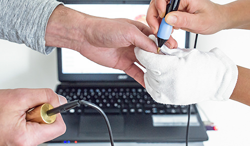 Elektro-Akupunktur nach Voll (EAV) in der Praxis von Dr. med. Sybille Freund in Nierstein bei Mainz